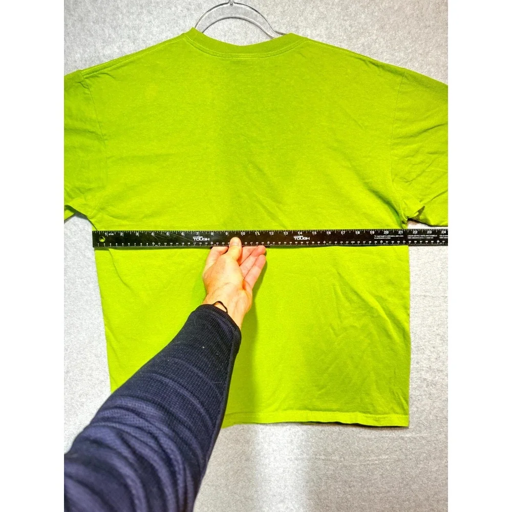 Nike T-Shirt Men Medium Green Graphic Print Logo Crew Neck Short Sleeve Pullover